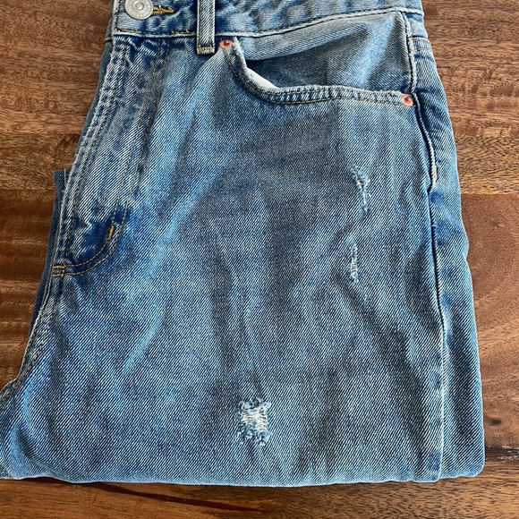 Women’s size 28 BDG Mom jeans - Picture 5 of 13